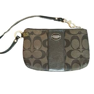 Coach Wristlet Black Leather Legacy Signature Small Coin Purse Wallet Zip Logo